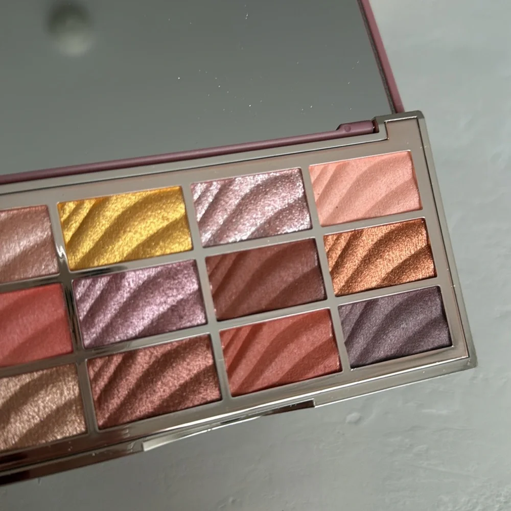 NEW- Ciate London The Velvet Eyeshadow Palette